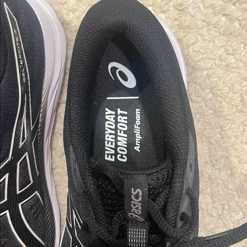 ASICS GEL-Excite 7 running shoes. Size 9. Excellent condition. - Picture 4 of 4